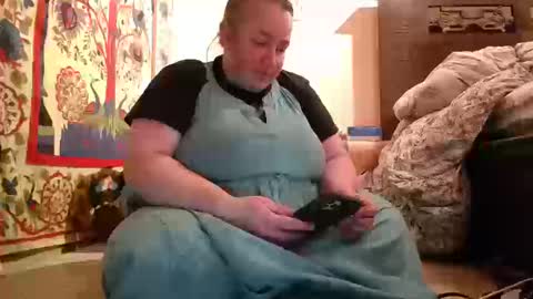 Snapshot of witchannie chatting on October 15, 2:01 am Annie online show from October 15, 2:01 am