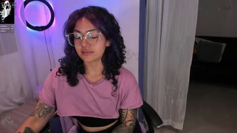     Luna Violeta  A r t i s t  online show from January 24, 1:13 am