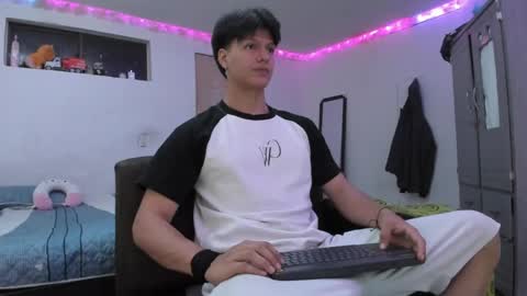 Ken online show from April 14, 4:40 am