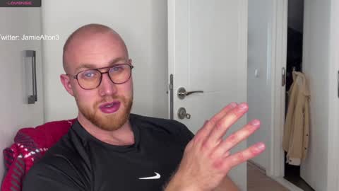 Snapshot of wlademarbergs chatting on February 5, 6:35 am Wlademar online show from February 5, 6:35 am