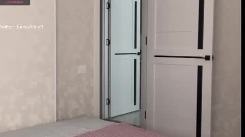 Snapshot of wlademarbergs chatting on October 28, 7:45 am Wlademar online show from October 28, 7:45 am