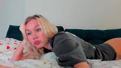 Snapshot of wladilia chatting on November 26, 8:21 pm wladilia online show from November 26, 8:21 pm