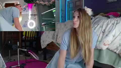 Snapshot of wolf_princess chatting on November 15, 2:20 am wolf_princess online show from November 15, 2:20 am