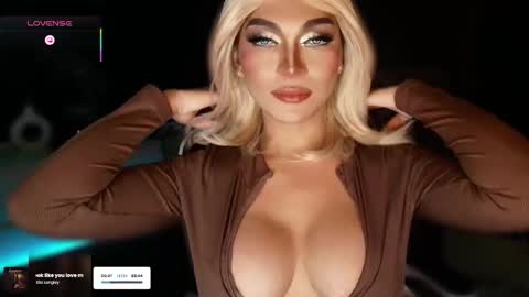 Snapshot of womanofyourdesire_ts chatting on October 26, 12:05 am Julia online show from October 26, 12:05 am