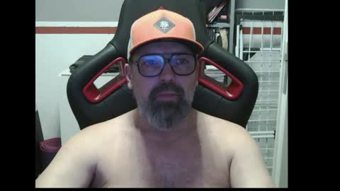 Snapshot of womenizzeer chatting on November 7, 7:41 am Adam online show from November 7, 7:41 am