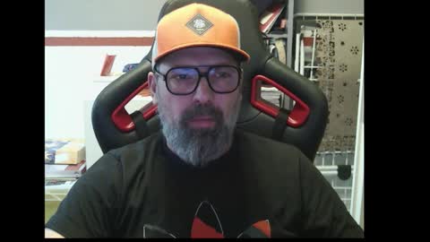 Snapshot of womenizzeer chatting on November 28, 11:57 am Adam online show from November 28, 11:57 am