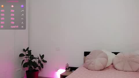 Amalia online show from October 4, 5:00 pm