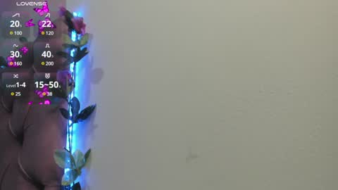 Lia  online show from December 7, 7:43 pm