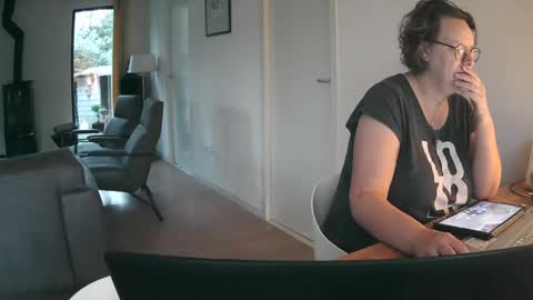 woodwurm and Snoeske online show from March 7, 6:13 am