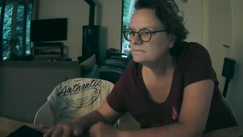 woodwurm and Snoeske online show from September 27, 5:56 am