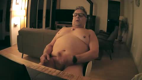 woodwurm and Snoeske online show from February 12, 6:19 am