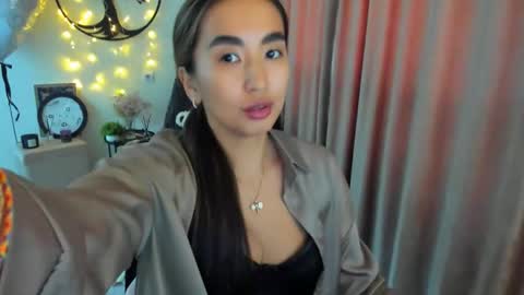 dudetta Kim online show from May 2, 7:24 am