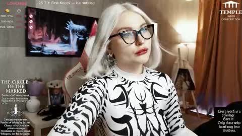 Snapshot of wounded_goddess chatting on October 13, 6:24 am Goddess Sophy online show from October 13, 6:24 am