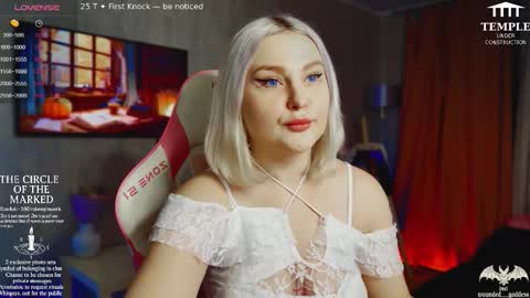 Snapshot of wounded_goddess chatting on November 9, 3:21 pm Goddess Sophy online show from November 9, 3:21 pm