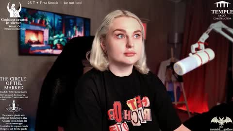 Snapshot of wounded_goddess chatting on November 13, 8:41 pm Goddess Sophy online show from November 13, 8:41 pm