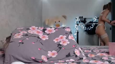 Lily online show from October 12, 11:53 am