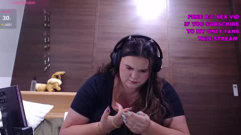 Snapshot of wow_its_kaitlyn chatting on November 25, 2:50 pm Kaitlyn xx online show from November 25, 2:50 pm