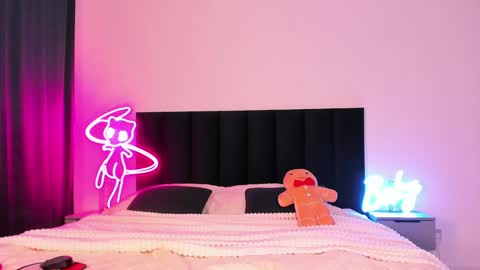 Emi online show from December 17, 5:07 am