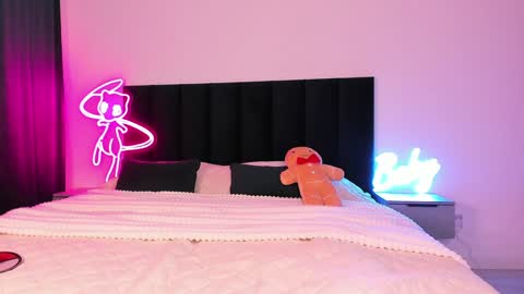 Emi online show from December 27, 2:58 am