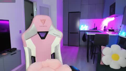 Emi online show from October 5, 4:05 pm