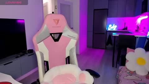 Emi online show from February 13, 4:08 am