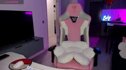 Emi online show from February 25, 4:11 am