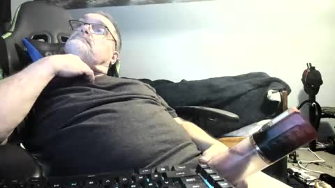 Snapshot of wowsers2022 chatting on December 5, 2:31 am wowsers2022 online show from December 5, 2:31 am