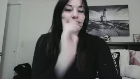 Snapshot of wrenleigh chatting on February 21, 6:07 am Crystal Lake online show from February 21, 6:07 am