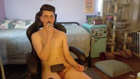 Wyatt online show from December 13, 8:58 pm