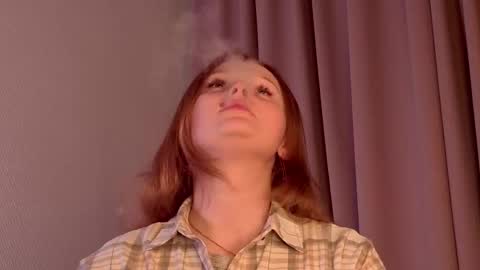 Snapshot of wynellcheatwood chatting on December 2, 9:25 am my name is Lily online show from December 2, 9:25 am