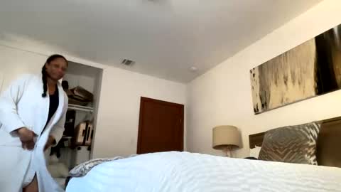 Snapshot of wynterheat chatting on December 6, 9:02 pm Wynter Heat online show from December 6, 9:02 pm