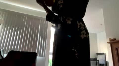 Snapshot of wynterheat chatting on December 15, 10:47 pm Wynter Heat online show from December 15, 10:47 pm