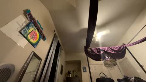 Snapshot of wynterheat chatting on March 5, 4:45 am Wynter Heat online show from March 5, 4:45 am