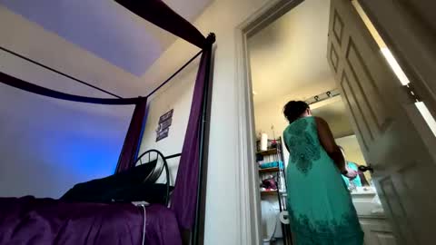 Snapshot of wynterheat chatting on March 12, 5:17 pm Wynter Heat online show from March 12, 5:17 pm