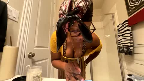 Snapshot of wynterheat chatting on September 20, 12:06 pm Wynter Heat online show from September 20, 12:06 pm