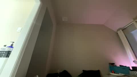 Snapshot of wynterheat chatting on October 20, 7:20 am Wynter Heat online show from October 20, 7:20 am