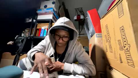 Snapshot of wynterheat chatting on October 30, 8:49 am Wynter Heat online show from October 30, 8:49 am