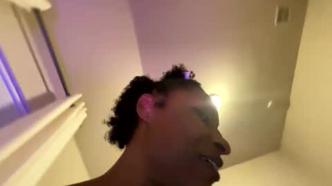 Snapshot of wynterheat chatting on November 9, 2:21 am Wynter Heat online show from November 9, 2:21 am