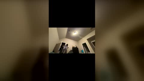 Snapshot of wynterheat chatting on November 28, 2:47 am Wynter Heat online show from November 28, 2:47 am