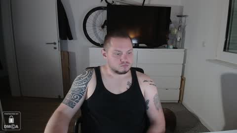 x19marco93x online show from December 7, 1:51 pm