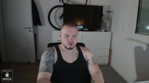 x19marco93x online show from December 12, 8:32 pm