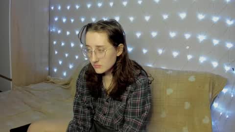 Snapshot of x_purr_agatha_x chatting on February 5, 3:02 am Agatha online show from February 5, 3:02 am
