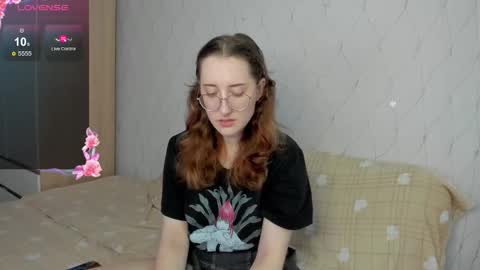 Snapshot of x_purr_agatha_x chatting on October 5, 2:21 am Agatha online show from October 5, 2:21 am