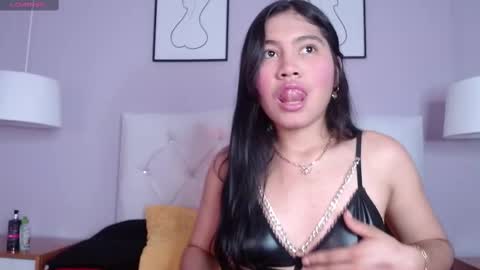 Snapshot of xaander_ chatting on September 23, 3:20 am aurora online show from September 23, 3:20 am