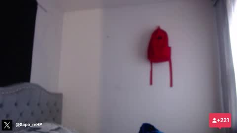 Snapshot of xalejo_max chatting on October 5, 1:42 pm xalejo_max online show from October 5, 1:42 pm