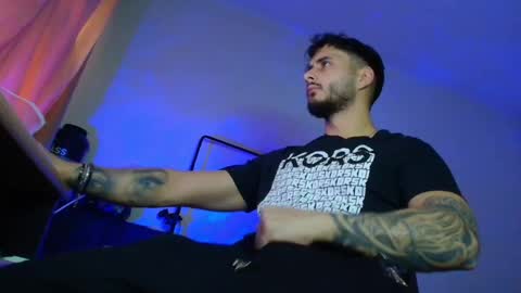 Snapshot of xandercagex chatting on November 12, 9:32 am XanderCageX online show from November 12, 9:32 am