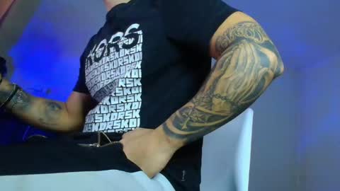 Snapshot of xandercagex chatting on November 15, 8:00 am XanderCageX online show from November 15, 8:00 am