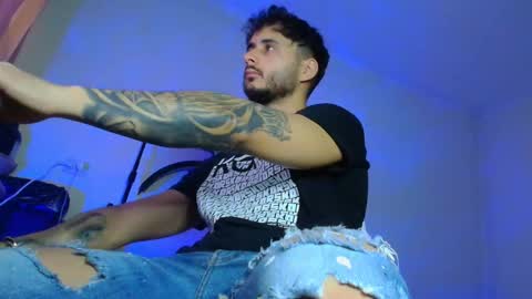 Snapshot of xandercagex chatting on December 3, 9:40 am XanderCageX online show from December 3, 9:40 am