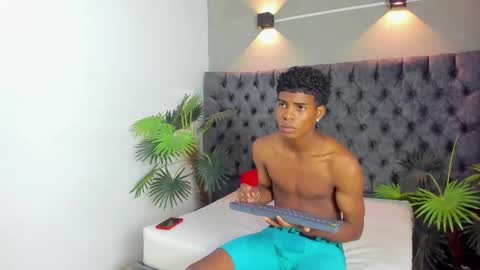 Snapshot of xavi_lee chatting on October 13, 5:18 am XAVI online show from October 13, 5:18 am