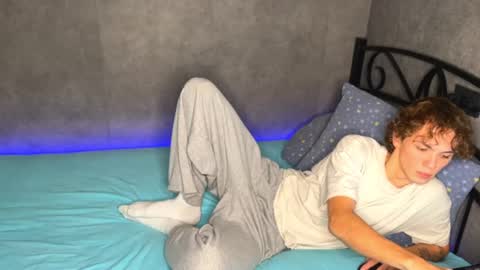 Snapshot of xavier_200 chatting on November 27, 4:58 am Xavier PVT open online show from November 27, 4:58 am